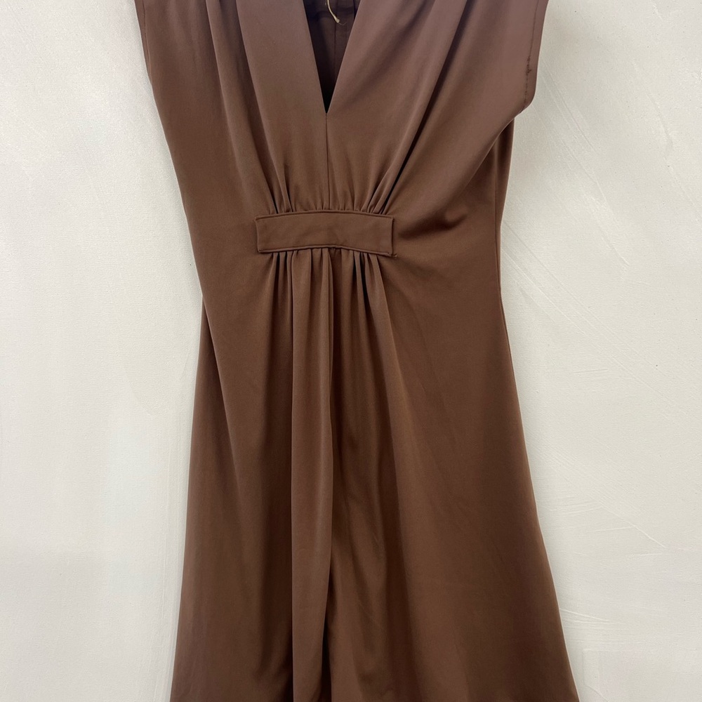 Brown Pleated Midi s sleeveless dress with V-Neck
